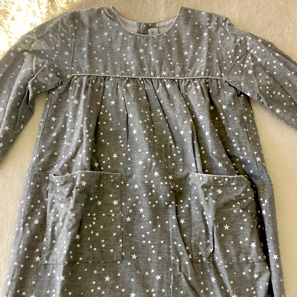 Sweet grey dress with star print, size 8